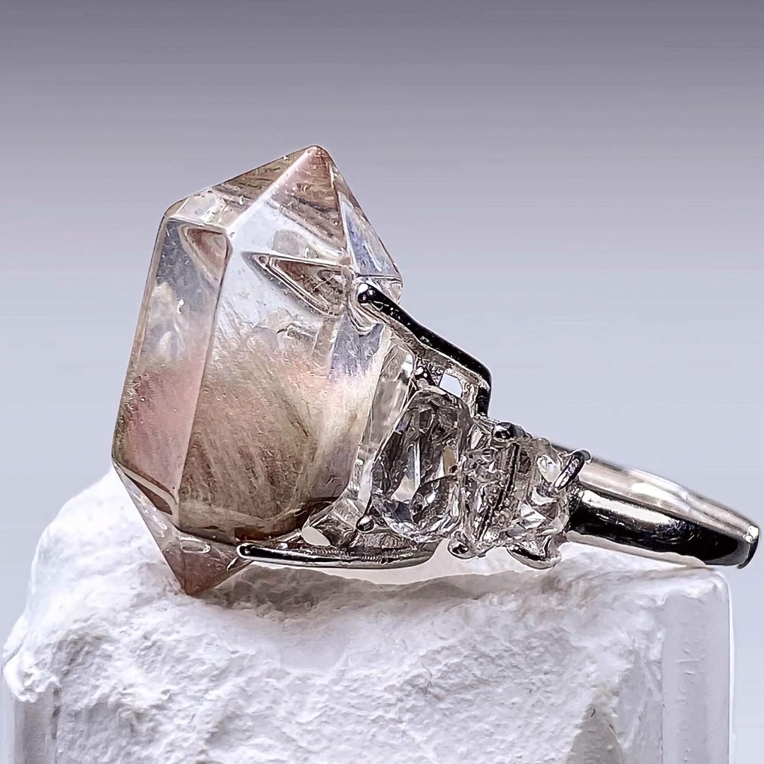 Crimson Aurora Ring - Looziivet