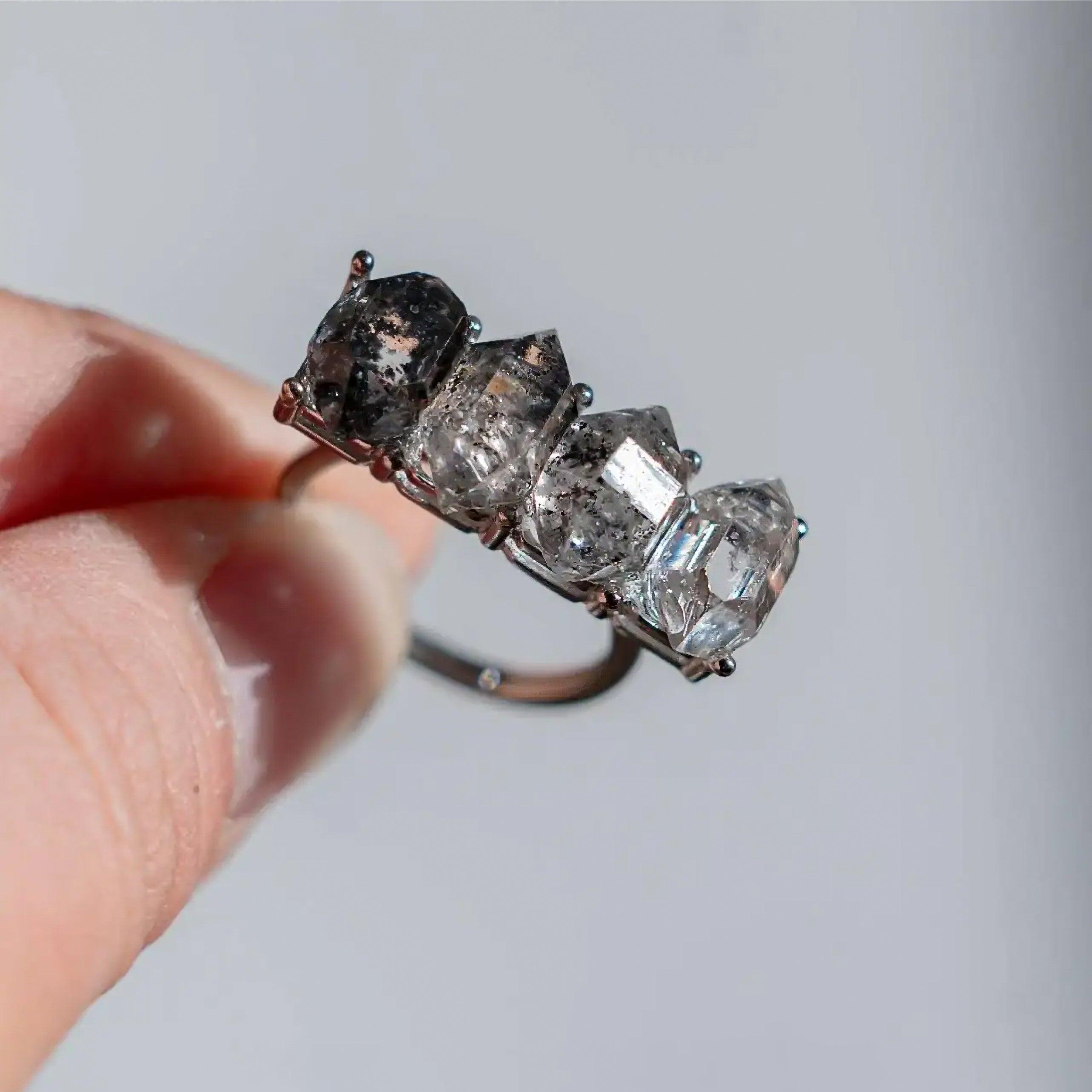 Midnight Swan Ring - Herkimer Diamond Ring - Looziivet