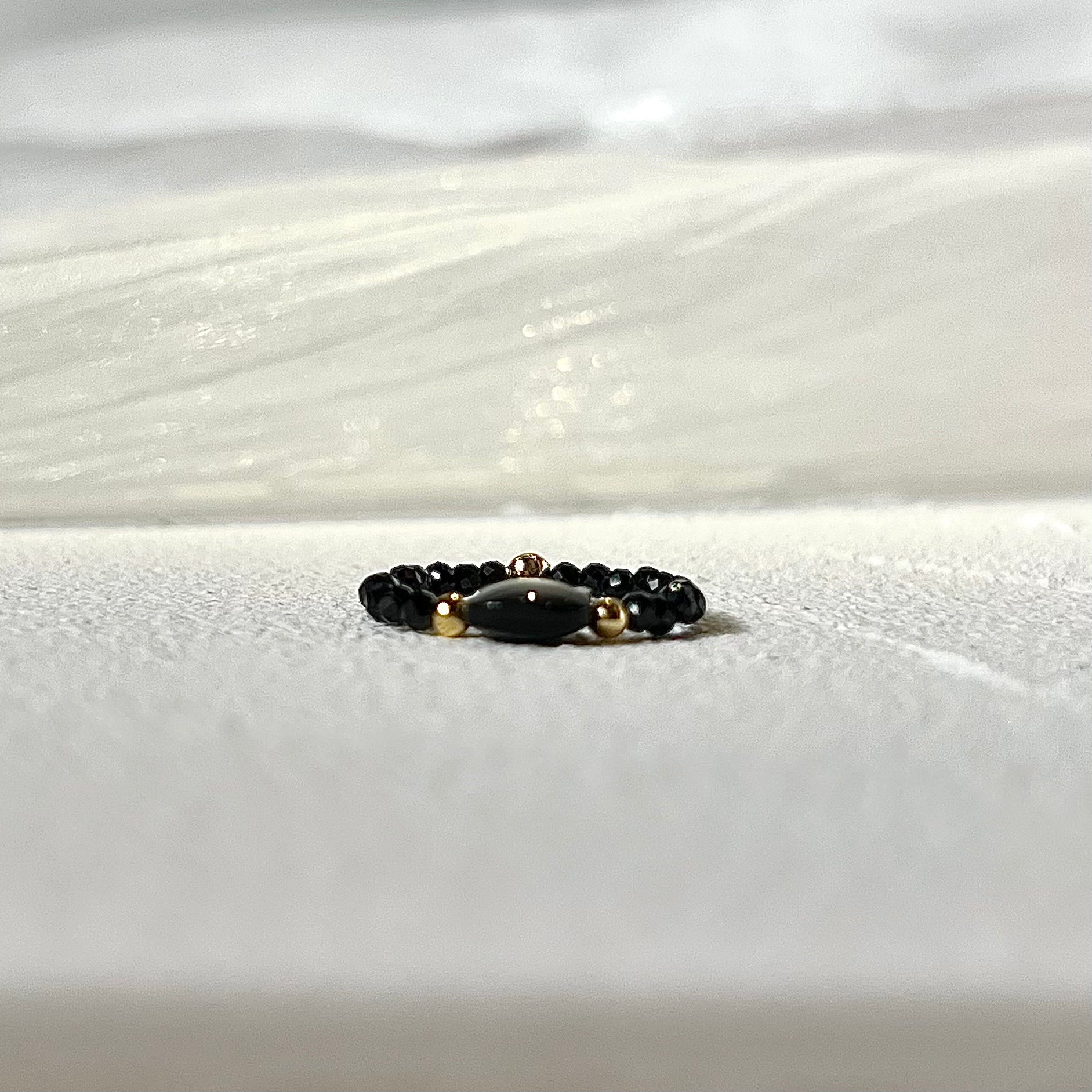 Fortune Guardian Cat Ring: Black Spinel, Natural Black Butterfly Shell & Gold-Plated Copper - Looziivet