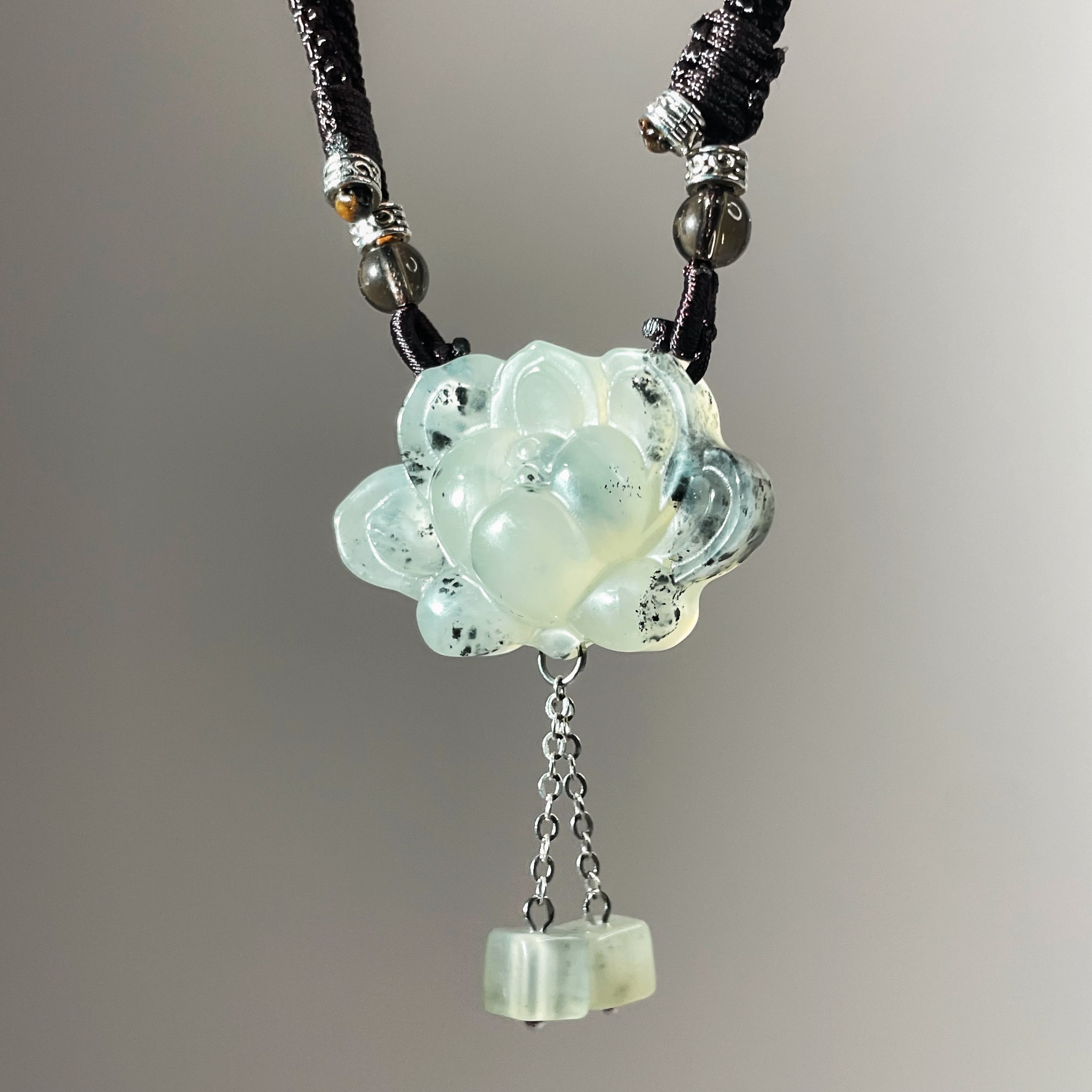 Handcrafted One and Only Peony Xiu Jade Pendant - Looziivet